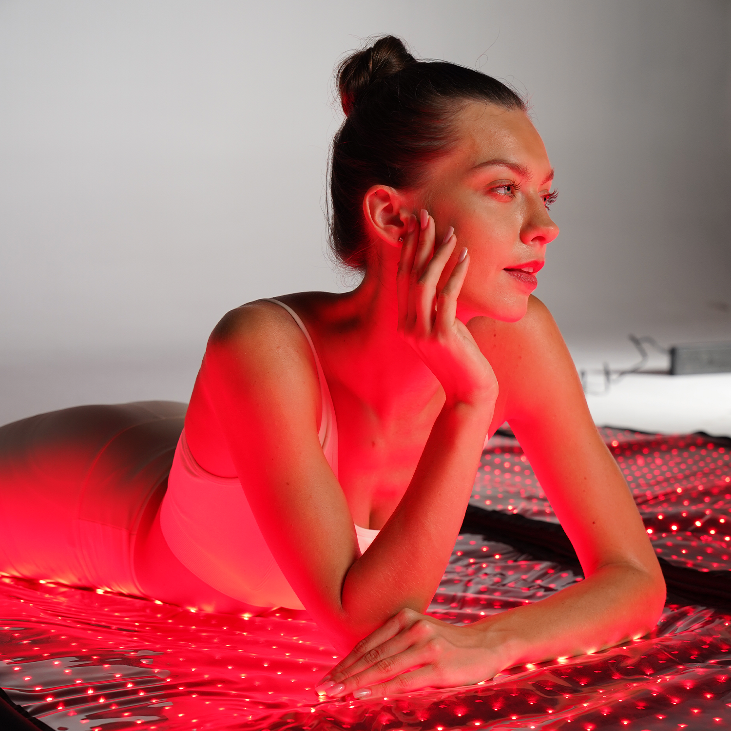 Zephira | Red and Infrared Light Therapy Bag — Portable Adjustable Intensity Home Device 5